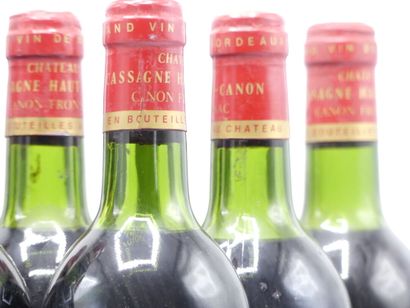 12 bouteilles de CANON FRONSAC 1982 CHÂTEAU...