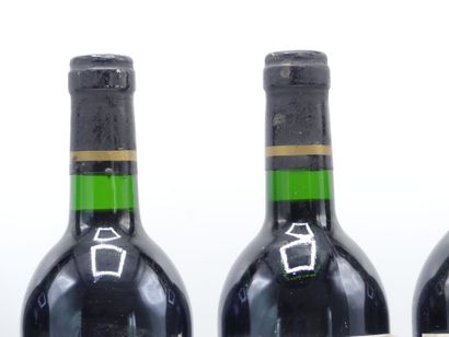 4 bouteilles de SAINT EMILION GRAND CRU 1987...
