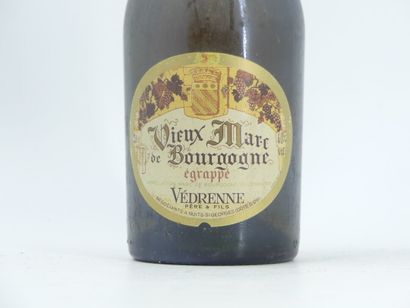 1 VIEUX MARC DE BOURGOGNE 1981
1 bouteille...