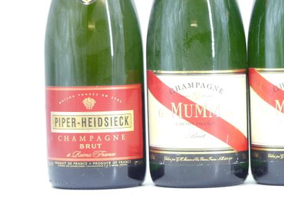 5 bouteilles de CHAMPAGNE, BRUT, MUMM. Cordon...