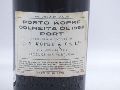 1 bouteille de PORTO COLHEITA 1952 KOPKE





Sur...