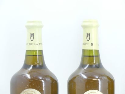4 VIN JAUNE 1992 DOMAINE DE LA PINTE
4 bouteilles...