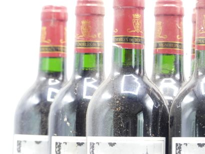 9 bouteille de HAUT MEDOC 2000 CHÂTEAU CLEMENT...