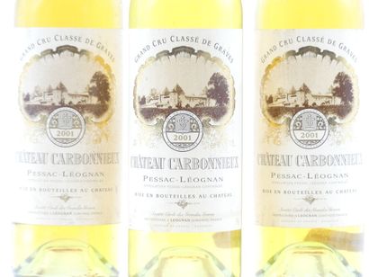 3 bouteilles de PESSAC LEOGNAN BLANC 2001...