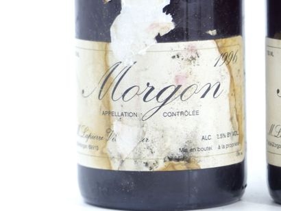 2 bouteilles de MORGON, 1996, M. LAPIERRE....