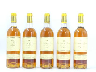 5 bouteilles de SAUTERNE, 1982. Château ...