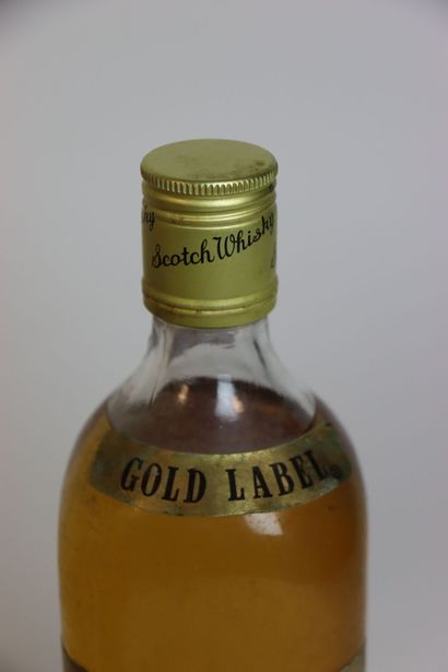 Lot de 6 bouteilles de Scotch Whisky. Gold...