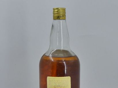 1 bouteille de BELL'S old scotch whisky,...