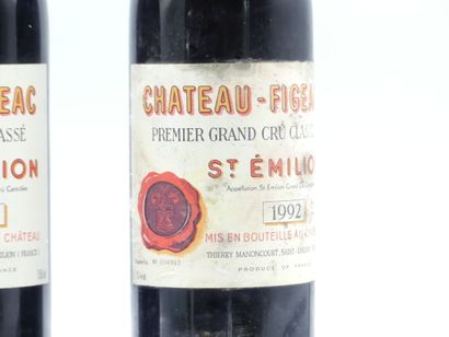 2 bouteilles de SAINT EMILION GCCL 1992 CHÂTEAU...