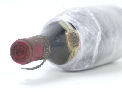 1 bottle of CLOS DE VOUGEOT, 1945, MOILLARD....