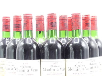 12 bouteilles de MOULIS 1982 CHÂTEAU MOULIN...