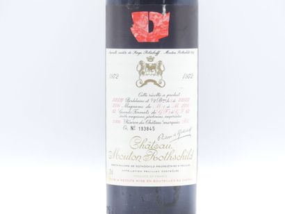 1 MOUTON ROTHSCHILD 1972
1 bouteille de PAUILLAC...