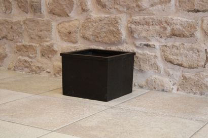 Vase
IBU (1945-2002) Vase, planter in bronze...