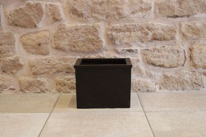 Vase
IBU (1945-2002) Vase, planter in bronze...