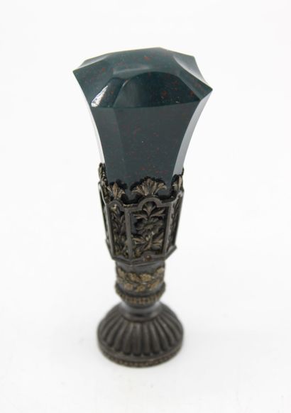 Silver seal and blood jasper.
Height : 8...