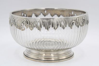 Coupe en cristal, la monture en argent à...