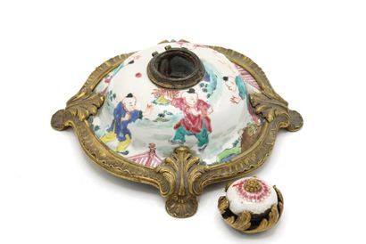 Ceramic vase cover decorated with children...