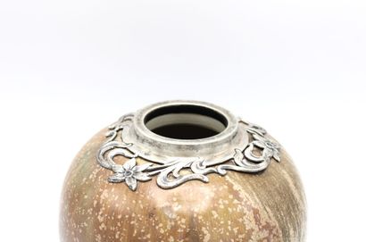 Victor SAGLIER (1809-1894) à Sèvres. Vase...