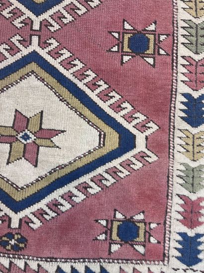 Tapis Kars Kazak 
Turc
Vers 1975
Dimensions...