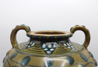 Louis LOURIOUX (1874-1930). Deux vases en...