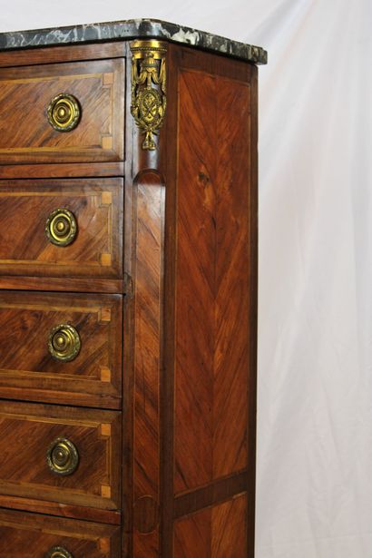 Semainier d'époque Louis XVI en bois et marqueterie...