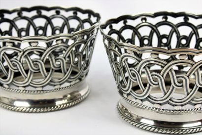 Paire de cache-pot en argent massif.
Diamètre...