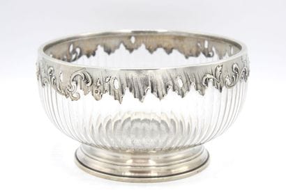 Coupe en cristal, la monture en argent à...