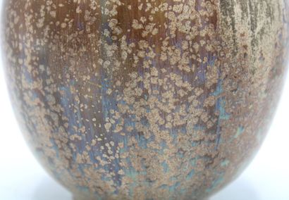 Victor SAGLIER (1809-1894) à Sèvres. Vase...