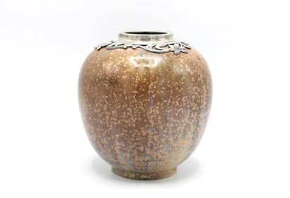 Victor SAGLIER (1809-1894) à Sèvres. Vase...