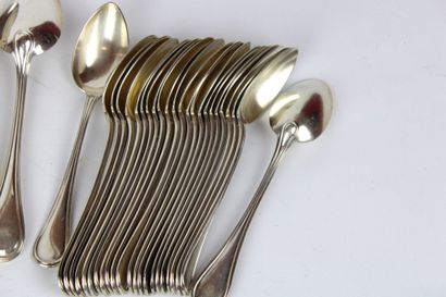 Partie de ménagère, décor au filet, composée...