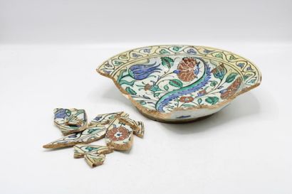 Two tabak dishes with floral decoration,...