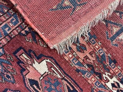 Tapis selle Boukhara 
Turkmèn 
Vers 1970
Dimensions...