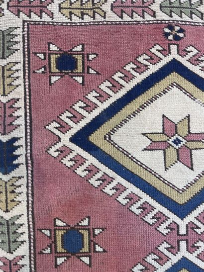 Tapis Kars Kazak 
Turc
Vers 1975
Dimensions...