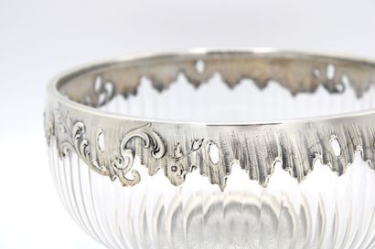 Coupe en cristal, la monture en argent à...