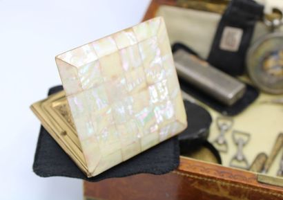 Lots of various display items including:
-...