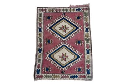 Tapis Kars Kazak 
Turc
Vers 1975
Dimensions...