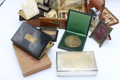 Lots of various display items including:
-...