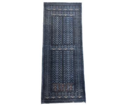 Tapis Galerie moultane 
Pakistan 
Vers 1975
Dimensions...