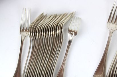 Partie de ménagère, décor au filet, composée...