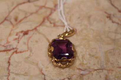 Pendentif en or.
Pendant in gold & Amethyst...