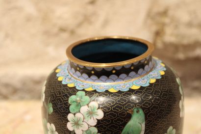 JAPAN. XXth. Brass pot decorated with a connected...