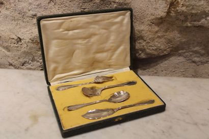 Mignardise service in silver, Minerve mark,...