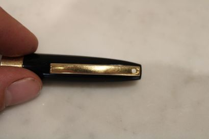 SHEAFFER, fountain pen in 18ct gold. Length:...