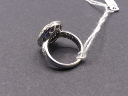 Bague Saphir et brillants 
Ring with central...