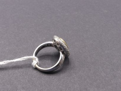 Bague Saphir et brillants 
Ring with central...