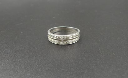 OR, Bague
A double ring in white gold, set...