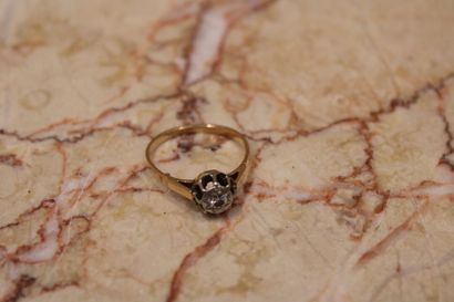 Yellow gold solitaire ring, set with a brilliant-cut...