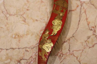 CHINA. Crumb collector in red lacquered wood...