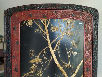 Large two-leaf screen in black lacquered...