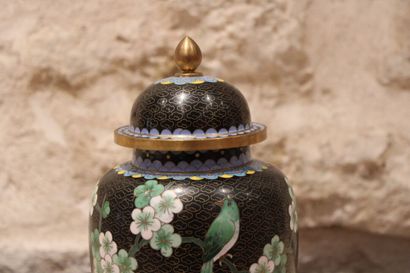 JAPAN. XXth. Brass pot decorated with a connected...